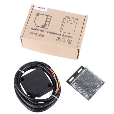 Sensor IR reflectante de 7 m de alcance de detección con salida de relé, resistente al agua e ideal para uso industrial